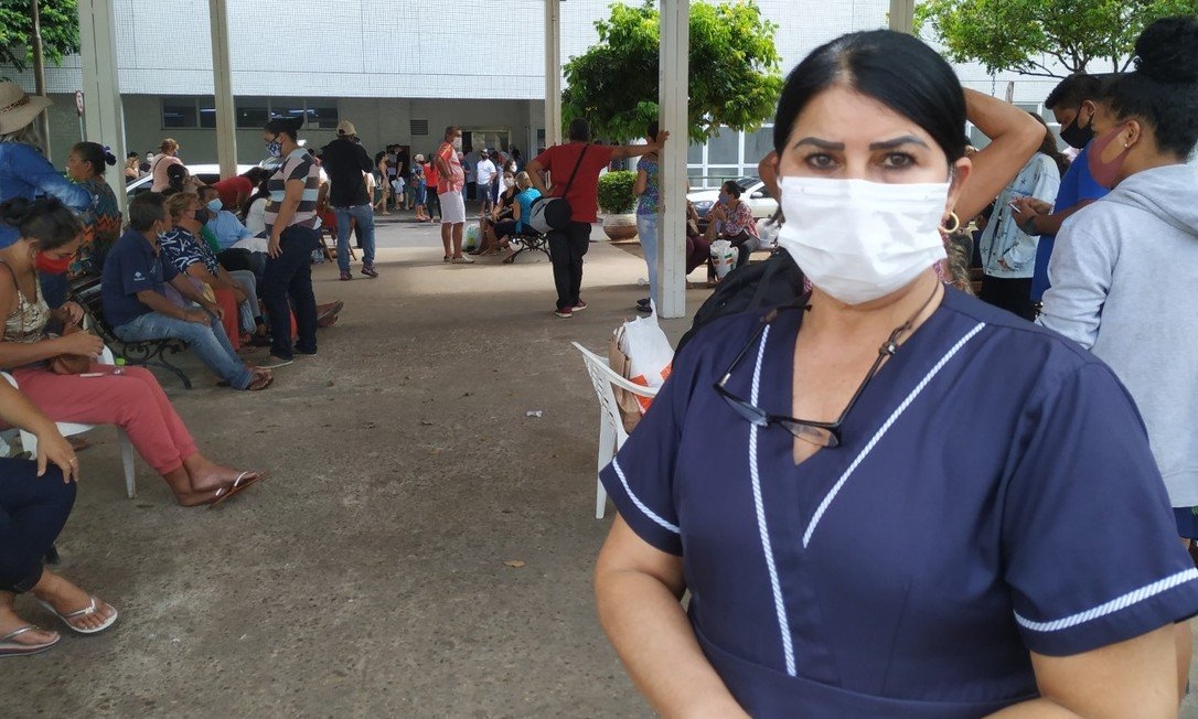 A tcnica em enfermagem Arlene Loureiro de Albuquerque diz que familiar fugiu do hospital no qual estava internado aps ver pacientes ao seu lado morrerem durante crise na sade do Amazonas Foto Leandro Prazeres Agncia O GLOBO